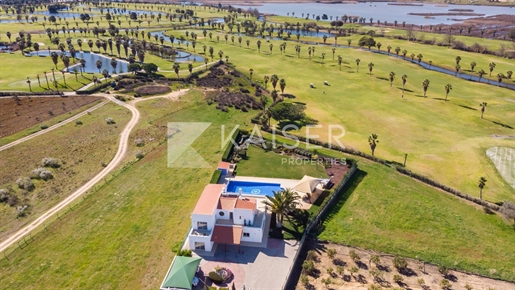 Prachtige villa met uitzicht op de golfbaan van Salgados.