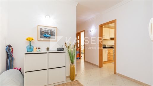 Modern 2 (1+1) bedroom apartment with garage close to commer