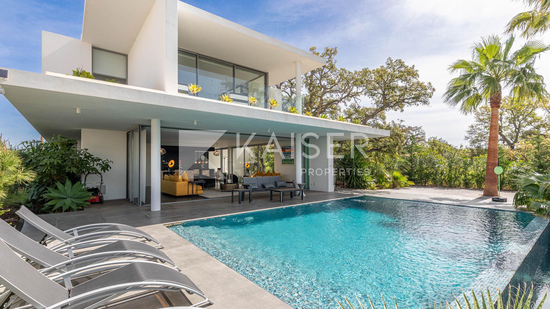 Luxury villa with pool, elevator, central heating, gym, bar