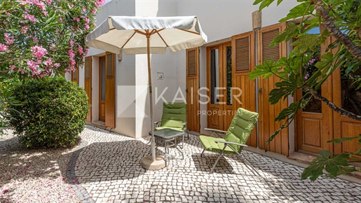 Lovely 4 (2+2) bedroom villa with central heating, divided i