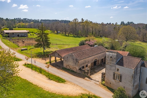 Equestrian Property of 17 Hectares in Dordogne