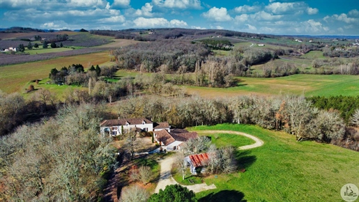Charming property on 13 hectares