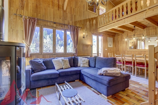 Under Offer - Traditional five bedroom chalet in the heart of the Vallée de la Manche, Morzine