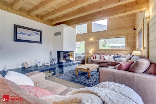 A superb quality five bedroom chalet with outstanding views of the mountains in Essert Romand