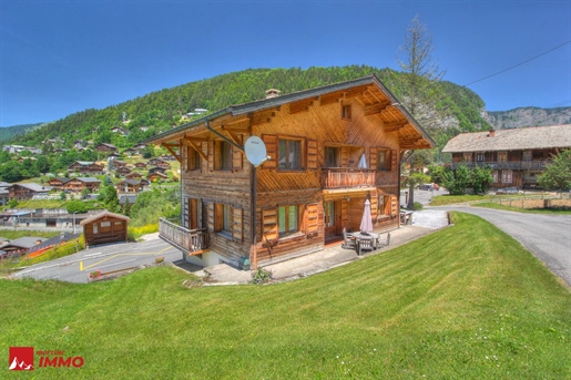 Large renovated 4-bedroom chalet just few minutes walk from Morzine