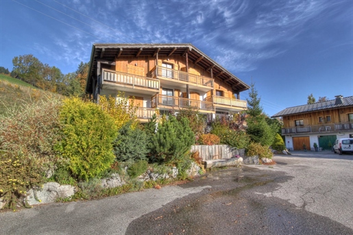 Magnificent entire residence with huge potential in a quiet residential area close to the ski slopes