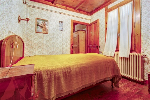 Ferme traditionnelle savoyarde de cinq chambres dans le quartier le plus recherché de Morzine
