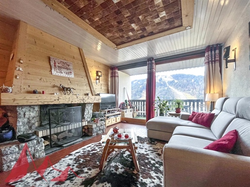 Lovely one-bedroom apartment, plus cabin, with south-facing panoramic views of the Pléney and Morzin