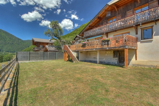 Stunning chalet with Panoramic views in tranquil area of Montriond.