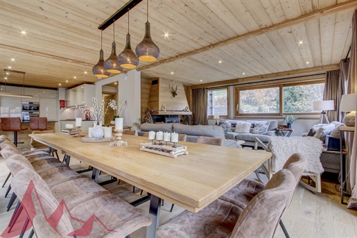 Stunning 5 bedroom chalet, incredible location in centre of town.