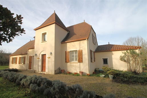 Charming Perigord type house for sale (150 m2 of living space / 5 rooms / 4 bedrooms) with