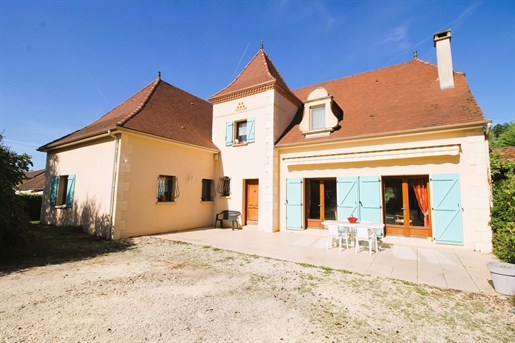 Perigord house of 2002 for sale, quality services, shops and services on foot.