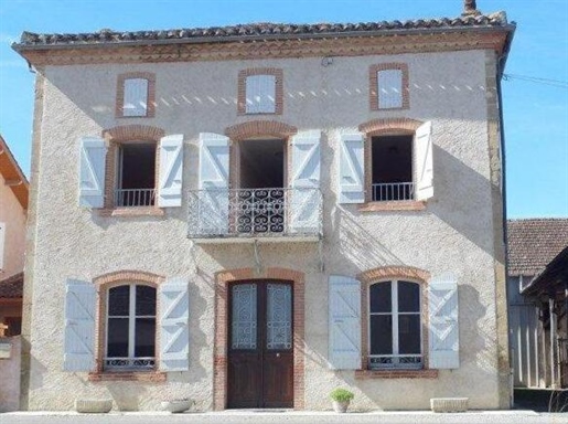 Ees0565 Beautiful bourgeois house with garden in Simorre
