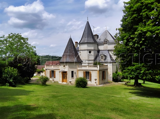 Dordogne â Property XIIème â 32 Ha â Riviere