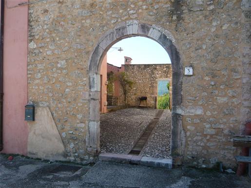 16Th Century historic apartment, stunning views, shared infinity pool, short drive from Spoleto