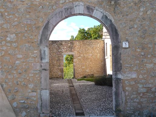 Il Convento - 17th Century former convent with stunning views, infinity pool, short drive from Spole