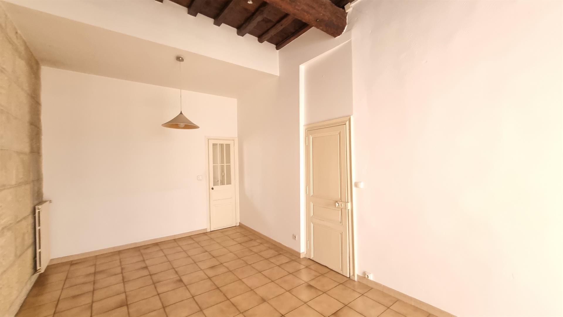 3-Room Apartment For Sale In Nimes