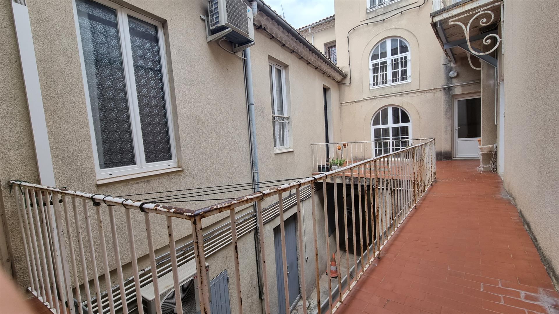 3-Room Apartment For Sale In Nimes