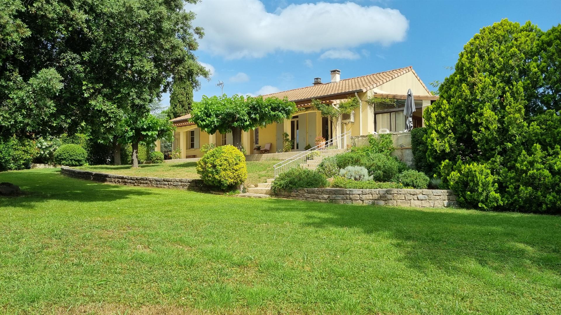 Sale 8 Room Villa Sommieres