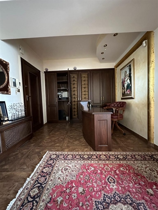Bureau, 165 m², à vendre