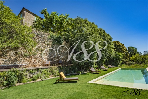 13Th century property - 820m² - Provence