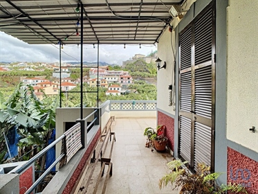 House with 3 Rooms in Madeira with 137,00 m²