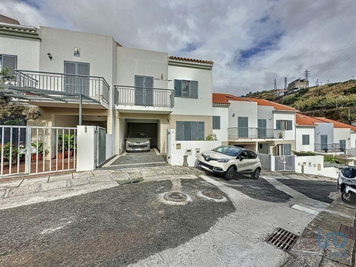Habitação T3 em Madeira de 200,00 m²