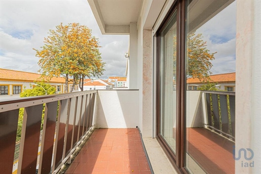 Apartment with 3 Rooms in Setúbal with 192,00 m²