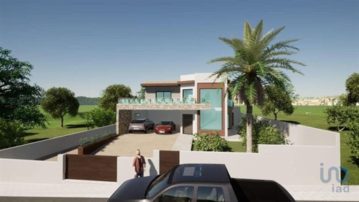 Home / Villa with 4 Rooms in Lisboa with 551,00 m²