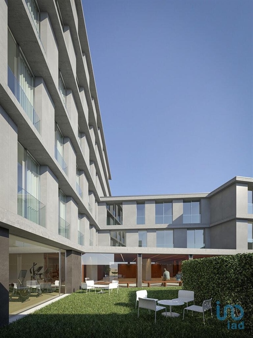Appartement T2 à Porto de 109,00 m²