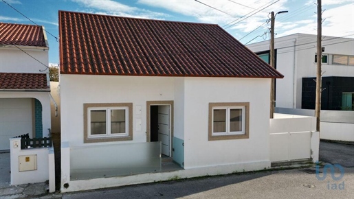 Town House with 4 Rooms in Aveiro with 155,00 m²