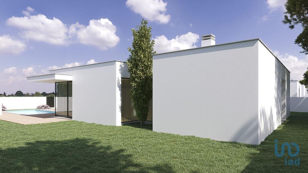 Town House with 4 Rooms in Aljubarrota with 197,00 m²