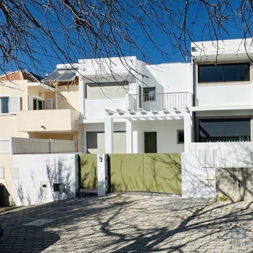 Huisvesting met 3 Kamers in Faro met 210,00 m²