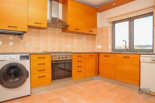 Apartment with 3 Rooms in Lisboa with 120,00 m²