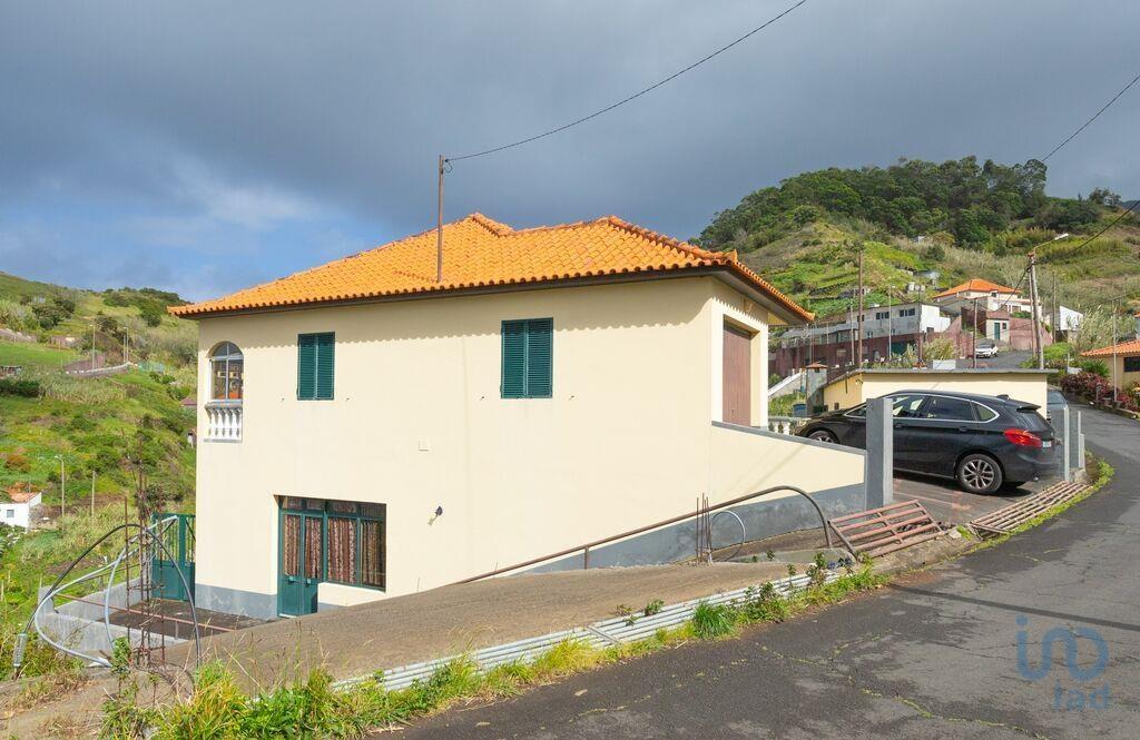 Casa / Villa T4 em Porto da Cruz de 240,00 m²
