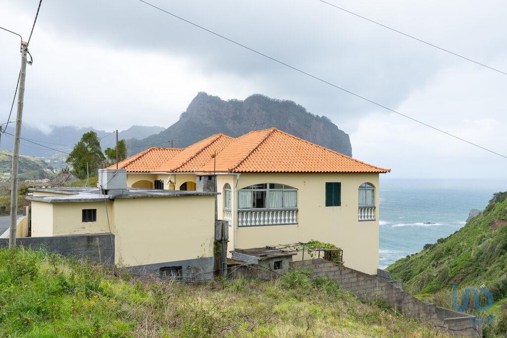 Casa / Villa T4 em Porto da Cruz de 240,00 m²