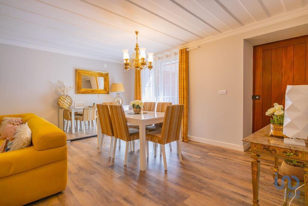 Home / Villa with 4 Rooms in Machico with 207,00 m²