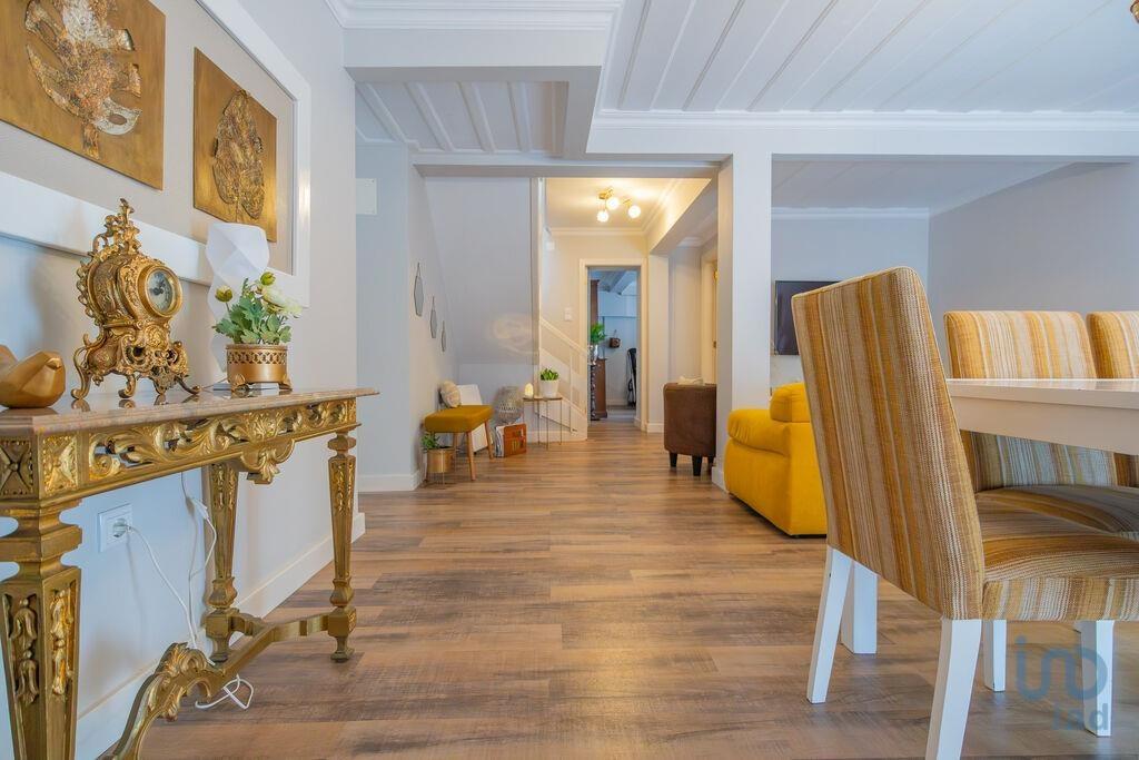 Home / Villa with 4 Rooms in Machico with 207,00 m²