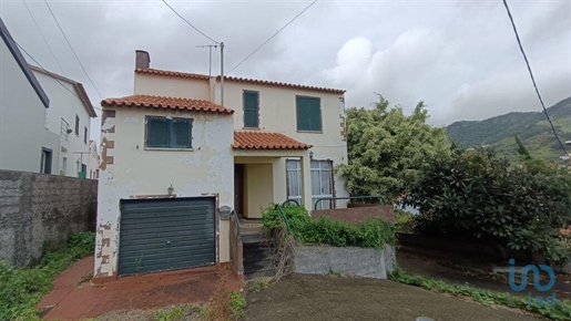Home / Villa with 3 Rooms in Madeira with 169,00 m²