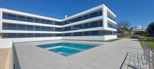 Apartment with 2 Rooms in Faro with 128,00 m²