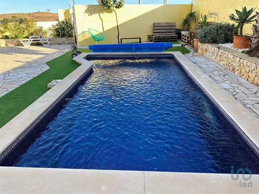 Home / Villa with 1 Rooms in Faro with 107,00 m²