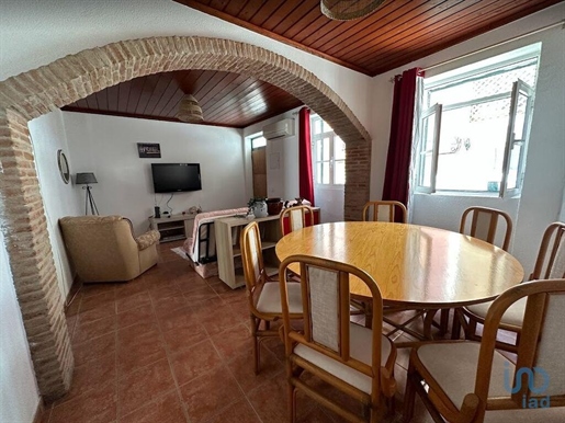 Dom / Willa z 2 pokojami w Faro o powierzchni 90,00 m²