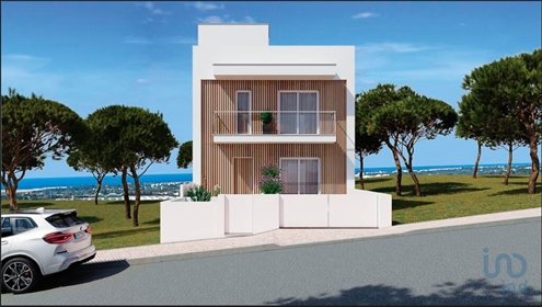 Home / Villa with 3 Rooms in Faro with 186,00 m²