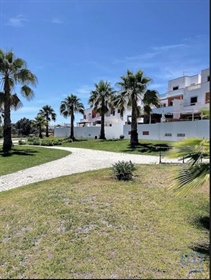 Home / Villa with 3 Rooms in Faro with 200,00 m²