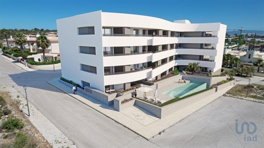 Apartment with 2 Rooms in Faro with 94,00 m²