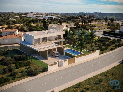 Casa / Villa T4 em Faro de 250,00 m²