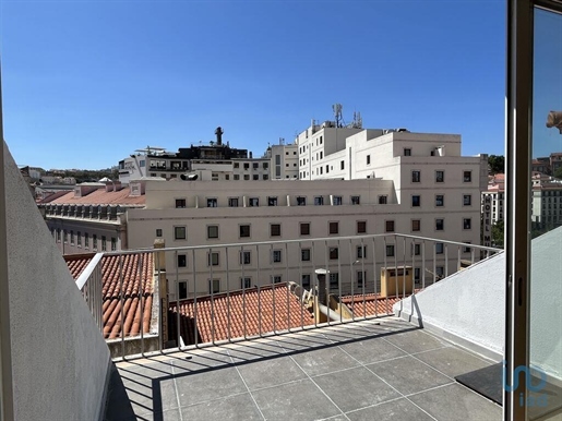 Apartment with 2 Rooms in Lisboa with 117,00 m²