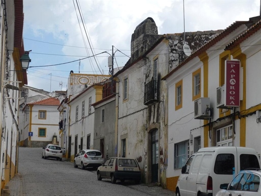House with 4 Rooms in Portalegre with 196,00 m²