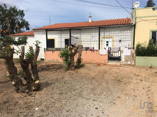 Traditional house with 2 Rooms in Faro with 68,00 m²