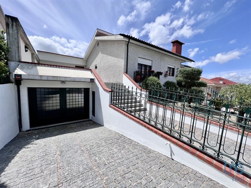 Maison T3 à Porto de 458,00 m²